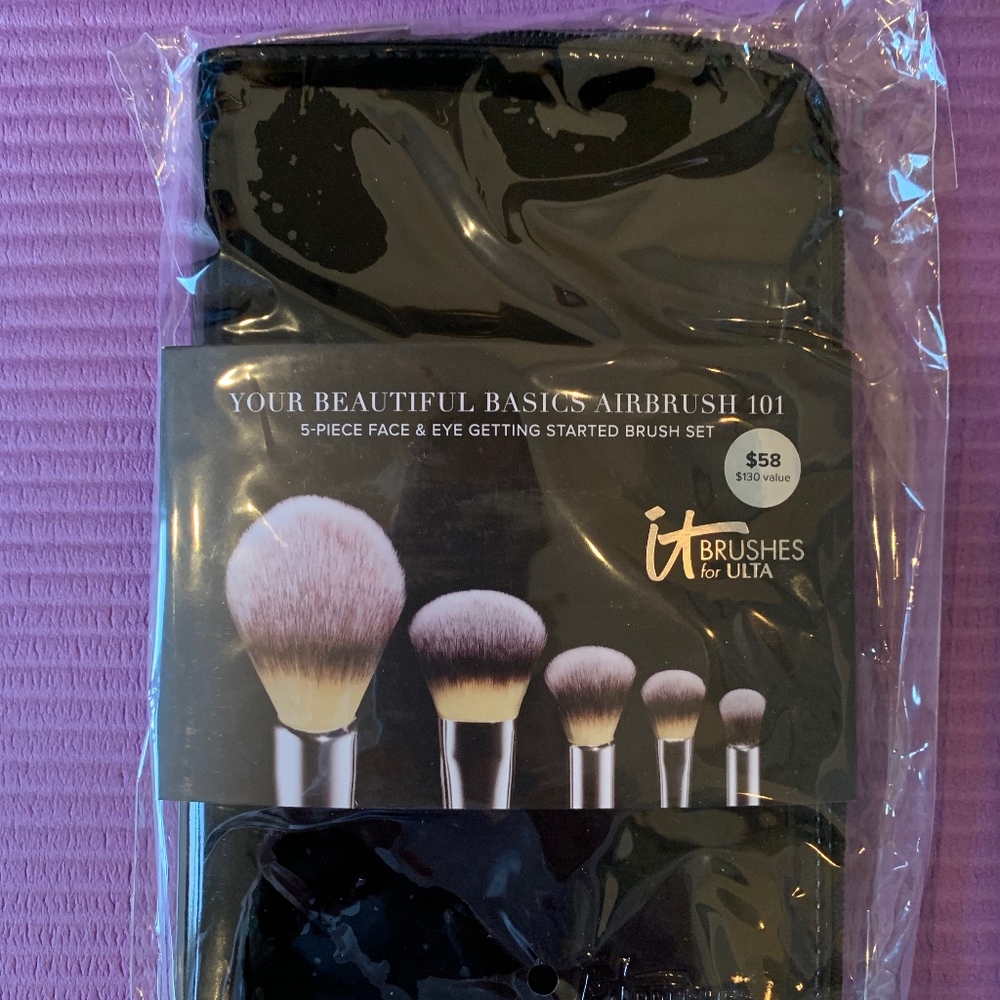 IT COSMETICS AIRBRUSH 101 BRUSHES-NEW